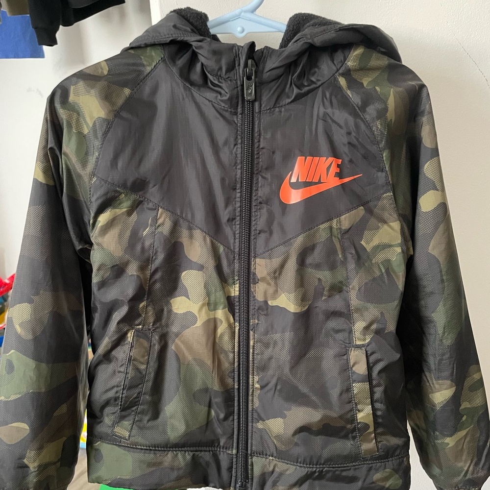 Nike Camouflage Windrunner Jacket Fleece Inside Toddler Boys Size 3T